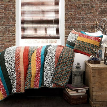King size 3-Piece Quilt Set in Modern Colorful Stripe Geometric Floral